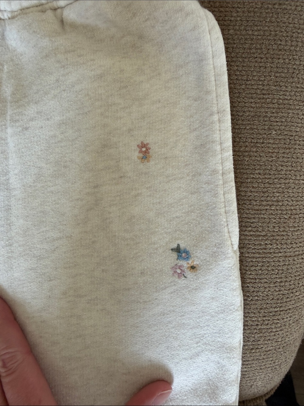 American Eagle Outfitters Women’s Sweatpants bundle in Light Gray and Cream - Picture 4 of 7